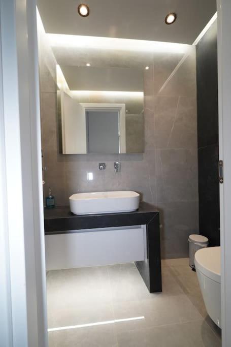 Brand New 3Br With 2 Bathrooms Marousi Apartment Athen Eksteriør billede